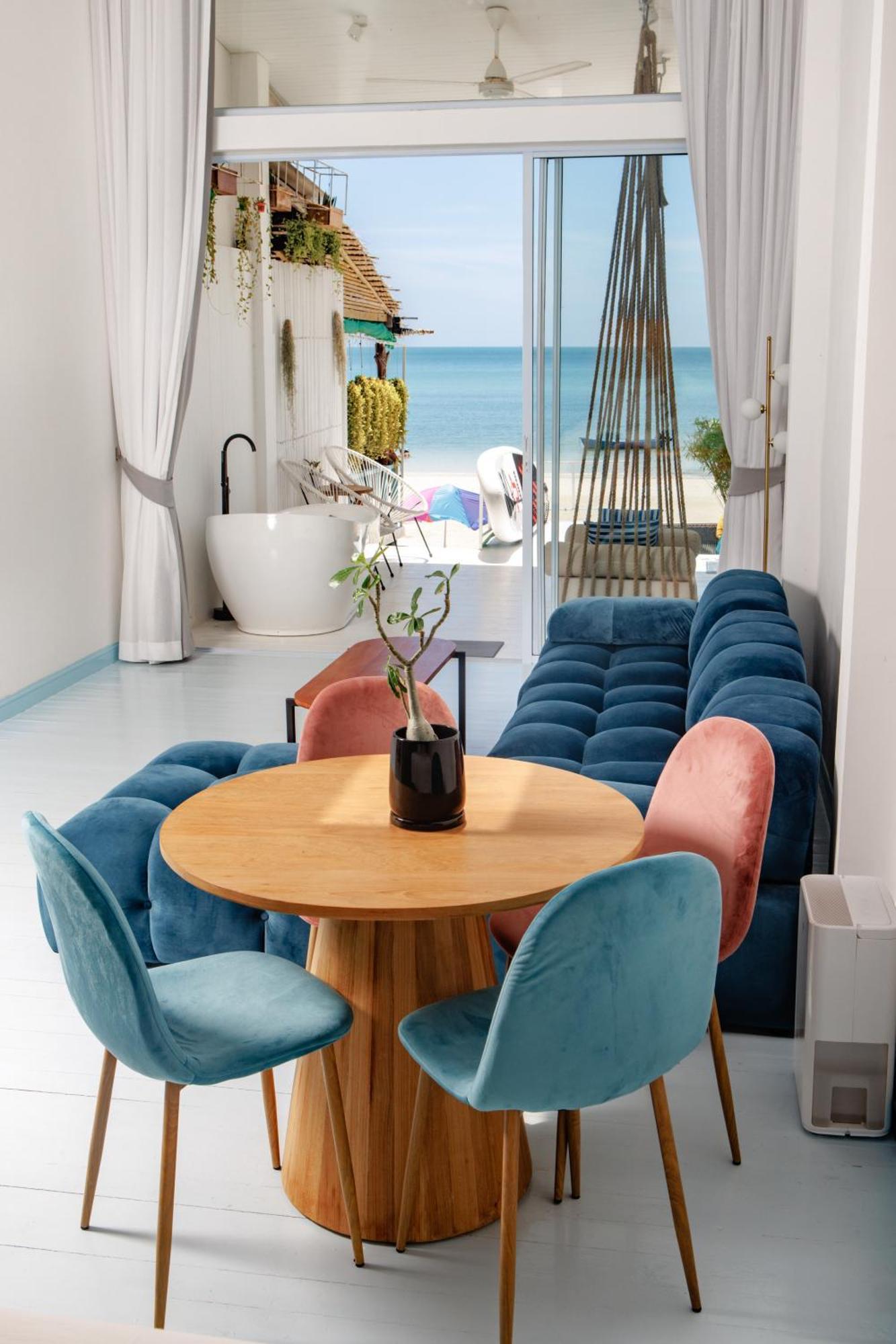 Adika - The Beachfront Loft * Chaloklum